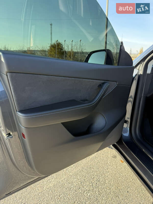 Внедорожник / Кроссовер Tesla Model Y 2021 в Шаргороде