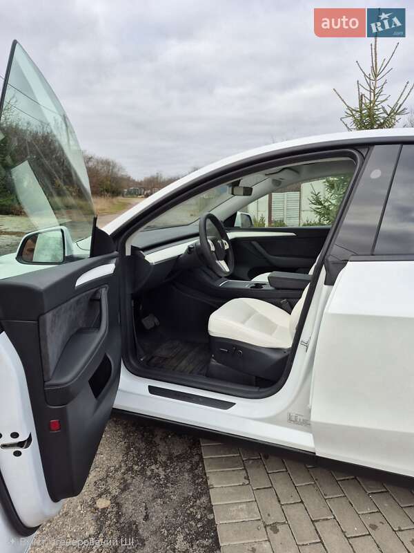 Внедорожник / Кроссовер Tesla Model Y 2024 в Харькове