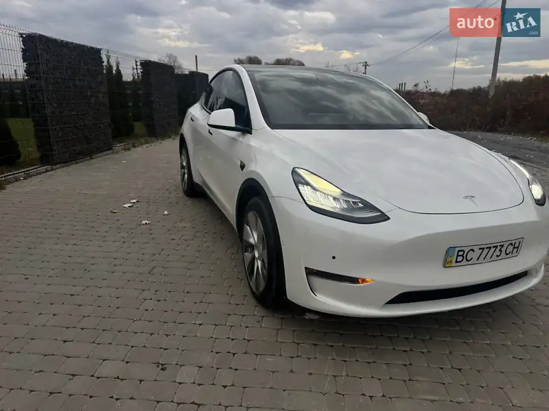 Tesla Model Y 2020