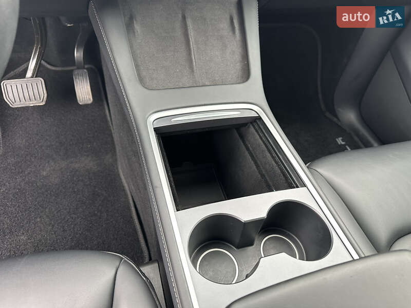 Позашляховик / Кросовер Tesla Model Y 2023 в Рівному