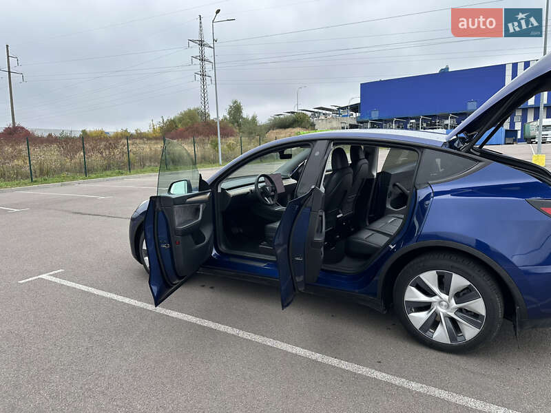 Позашляховик / Кросовер Tesla Model Y 2023 в Рівному