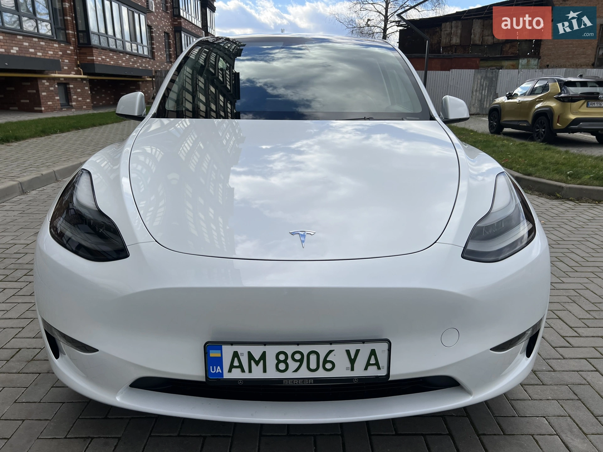 2024 Tesla Model Y - мініатюра 3