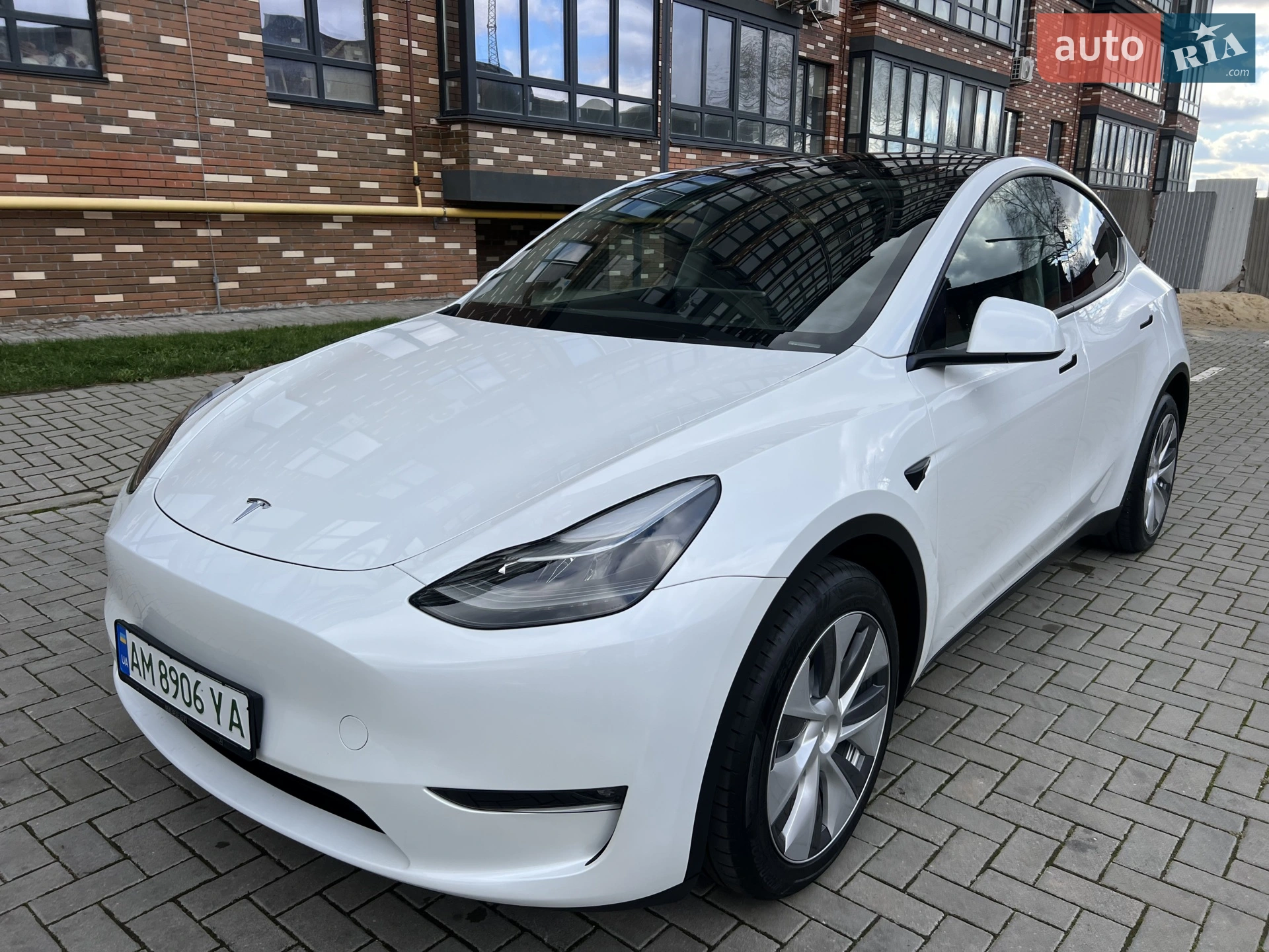 2024 Tesla Model Y - мініатюра 2