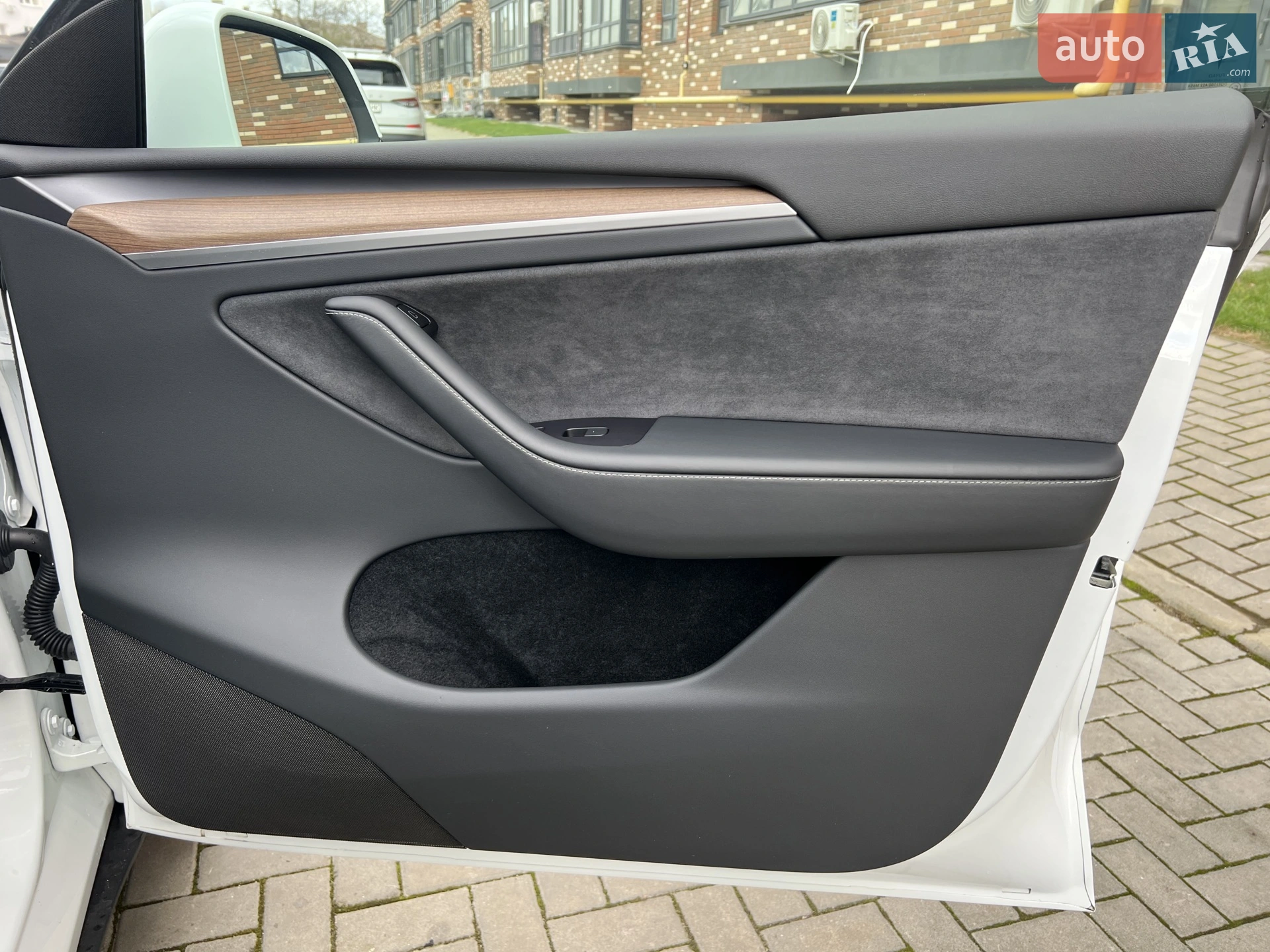 2024 Tesla Model Y - мініатюра 11