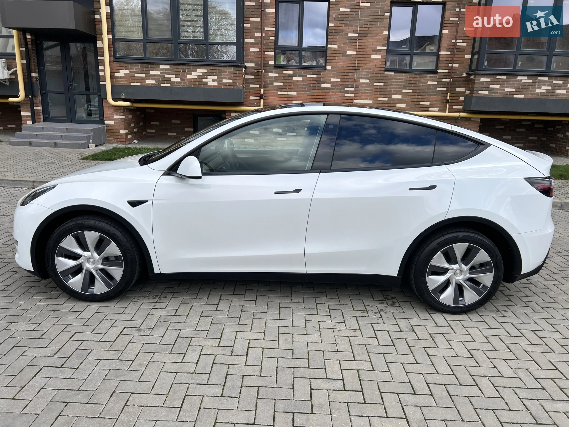 2024 Tesla Model Y - мініатюра 10