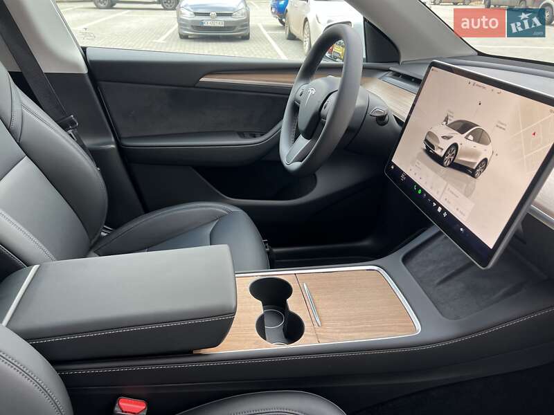 Внедорожник / Кроссовер Tesla Model Y 2024 в Житомире