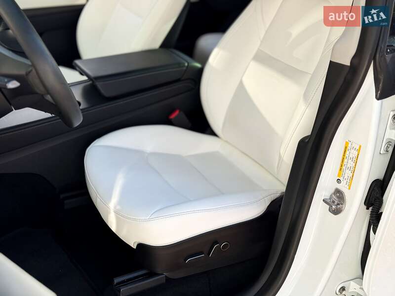 Позашляховик / Кросовер Tesla Model Y 2021 в Києві фото 13 Позашляховик / Кросовер Tesla Model Y 2021 в Києві