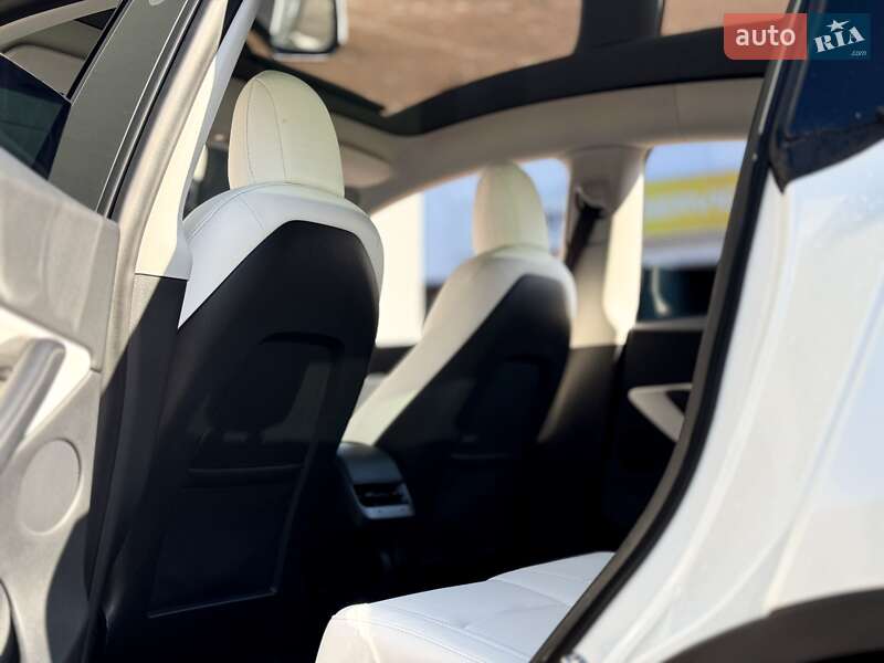 Позашляховик / Кросовер Tesla Model Y 2021 в Києві фото 16 Позашляховик / Кросовер Tesla Model Y 2021 в Києві