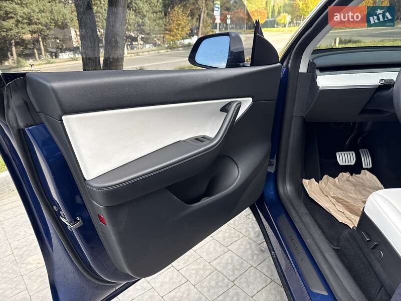 Позашляховик / Кросовер Tesla Model Y 2021 в Львові фото 36 Позашляховик / Кросовер Tesla Model Y 2021 в Львові