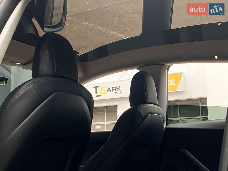 Внедорожник / Кроссовер Tesla Model Y 2021 в Киеве