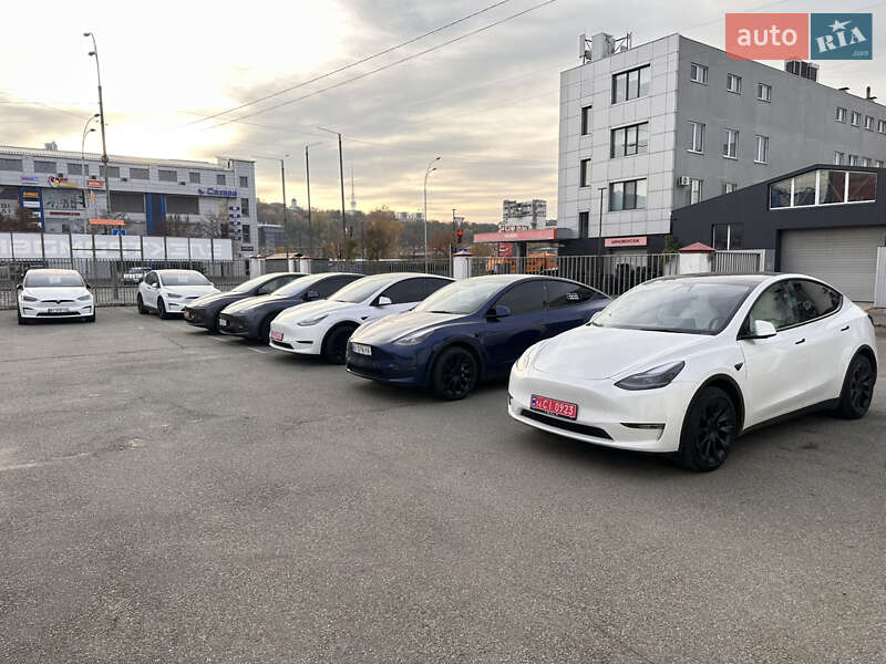 Позашляховик / Кросовер Tesla Model Y 2022 в Києві фото 2 Позашляховик / Кросовер Tesla Model Y 2022 в Києві