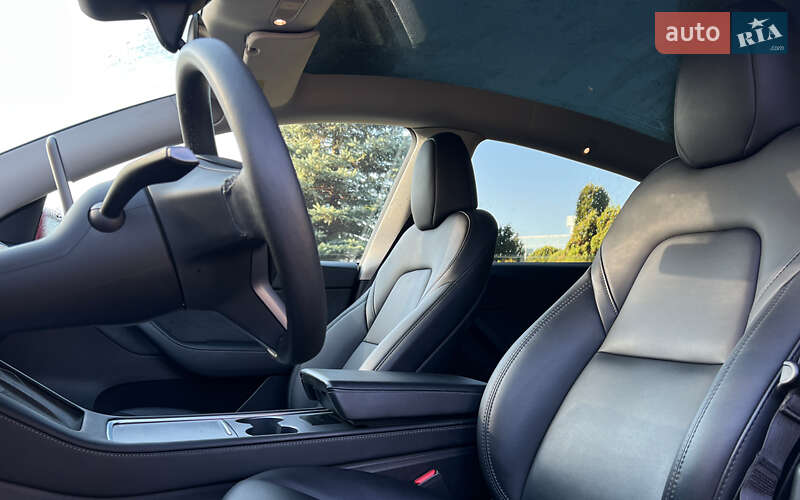 Внедорожник / Кроссовер Tesla Model Y 2023 в Львове