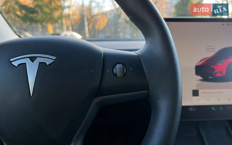 Внедорожник / Кроссовер Tesla Model Y 2023 в Львове