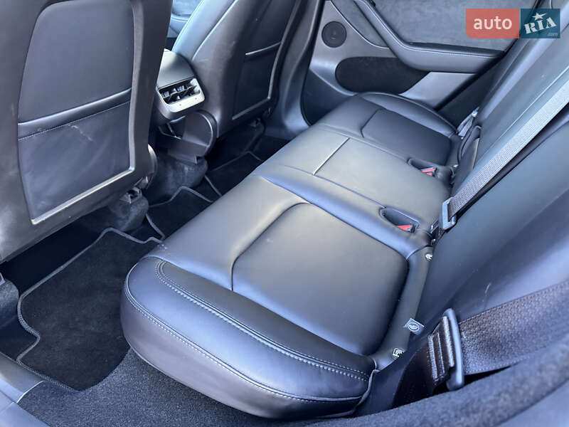 Позашляховик / Кросовер Tesla Model Y 2025 в Стрию