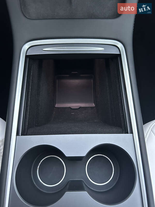 Внедорожник / Кроссовер Tesla Model Y 2023 в Киеве фото 16 Внедорожник / Кроссовер Tesla Model Y 2023 в Киеве