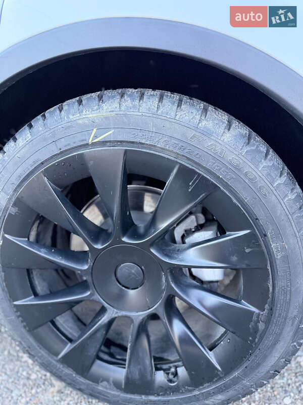 Внедорожник / Кроссовер Tesla Model Y 2023 в Черновцах