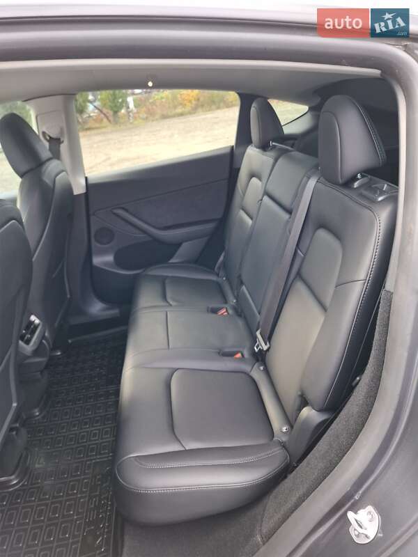 Внедорожник / Кроссовер Tesla Model Y 2023 в Тернополе