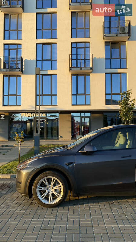 Внедорожник / Кроссовер Tesla Model Y 2021 в Золочеве фото 17 Внедорожник / Кроссовер Tesla Model Y 2021 в Золочеве
