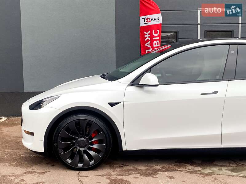Позашляховик / Кросовер Tesla Model Y 2023 в Києві фото 5 Позашляховик / Кросовер Tesla Model Y 2023 в Києві
