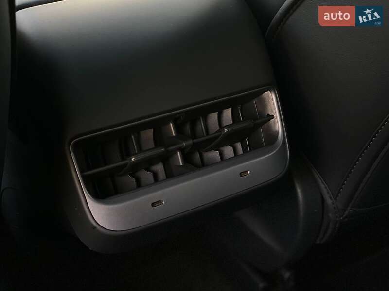 Внедорожник / Кроссовер Tesla Model Y 2022 в Львове