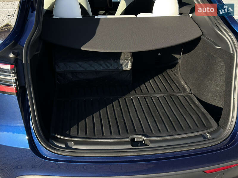 Внедорожник / Кроссовер Tesla Model Y 2024 в Львове