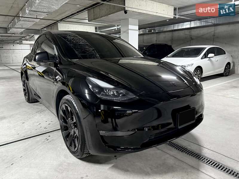 Позашляховик / Кросовер Tesla Model Y 2023 в Дніпрі