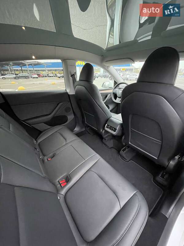 Внедорожник / Кроссовер Tesla Model Y 2023 в Киеве