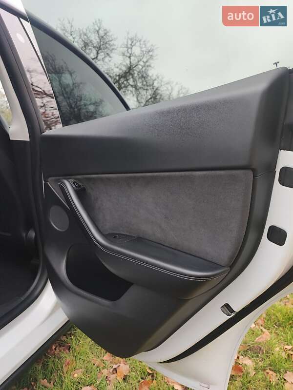 Позашляховик / Кросовер Tesla Model Y 2021 в Миколаєві фото 11 Позашляховик / Кросовер Tesla Model Y 2021 в Миколаєві