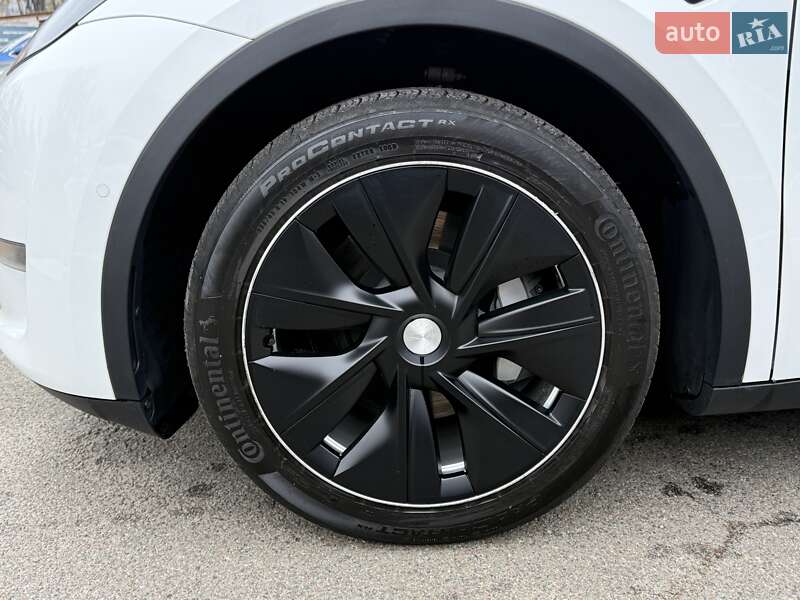 Внедорожник / Кроссовер Tesla Model Y 2021 в Киеве