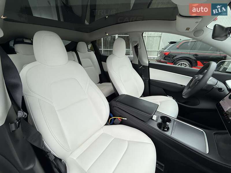 Внедорожник / Кроссовер Tesla Model Y 2021 в Киеве