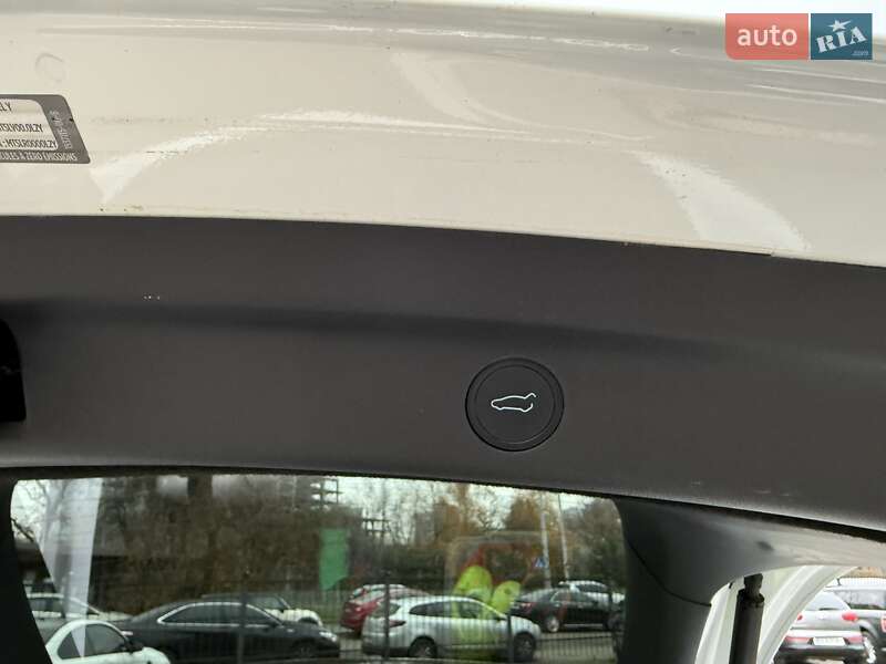 Внедорожник / Кроссовер Tesla Model Y 2021 в Киеве