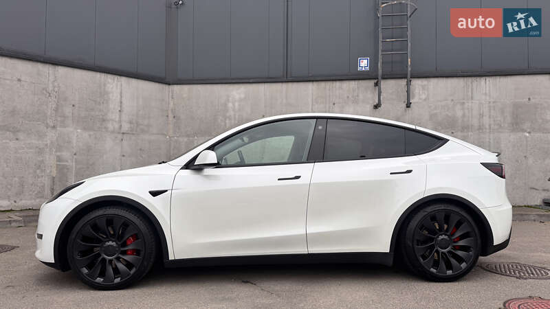 Внедорожник / Кроссовер Tesla Model Y 2022 в Киеве