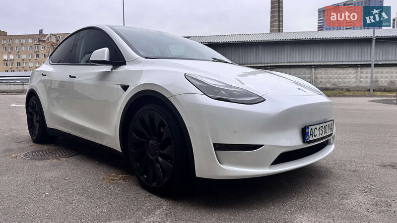 Внедорожник / Кроссовер Tesla Model Y 2022 в Киеве
