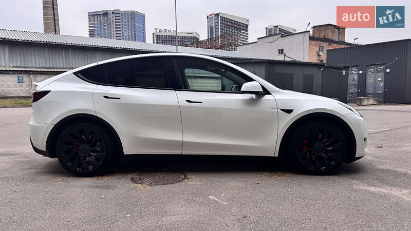 Внедорожник / Кроссовер Tesla Model Y 2022 в Киеве