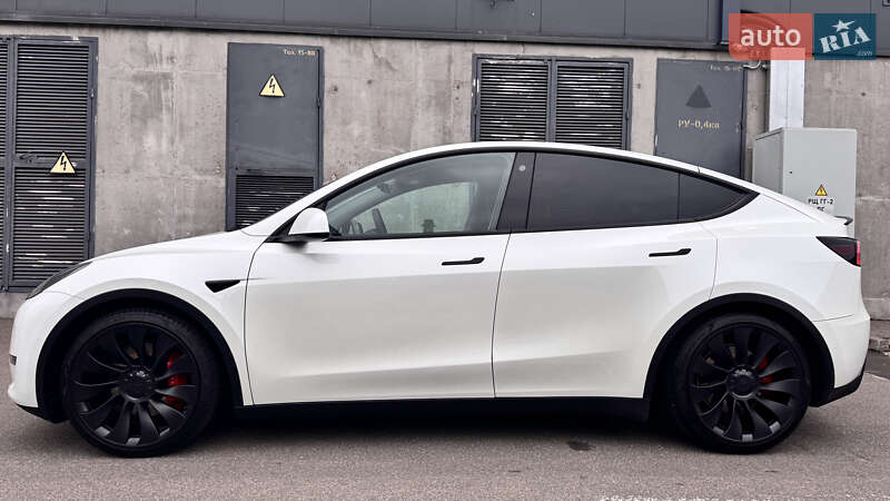 Внедорожник / Кроссовер Tesla Model Y 2022 в Киеве