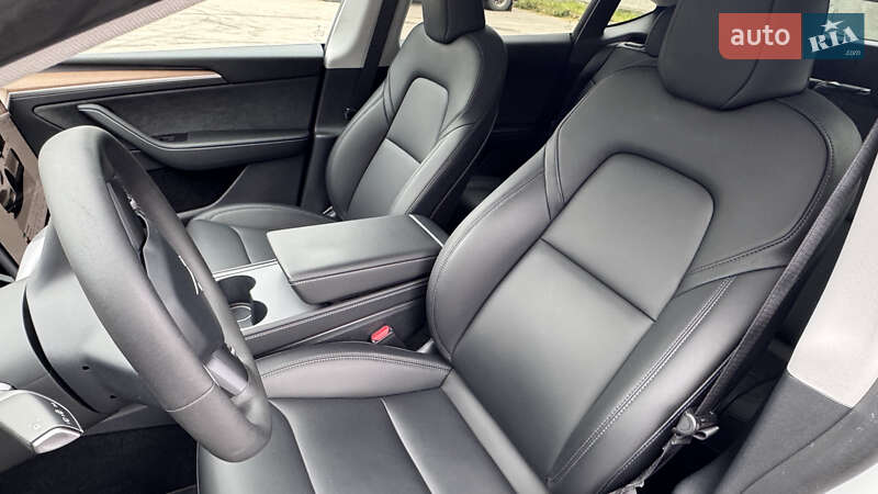 Внедорожник / Кроссовер Tesla Model Y 2022 в Киеве