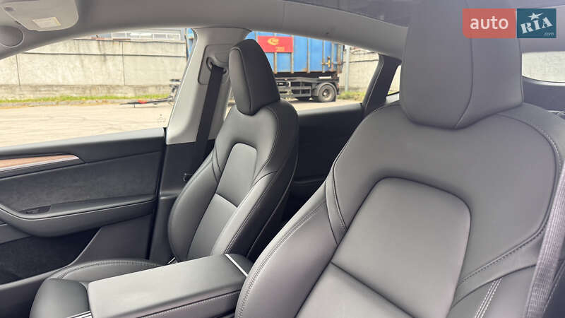 Внедорожник / Кроссовер Tesla Model Y 2022 в Киеве