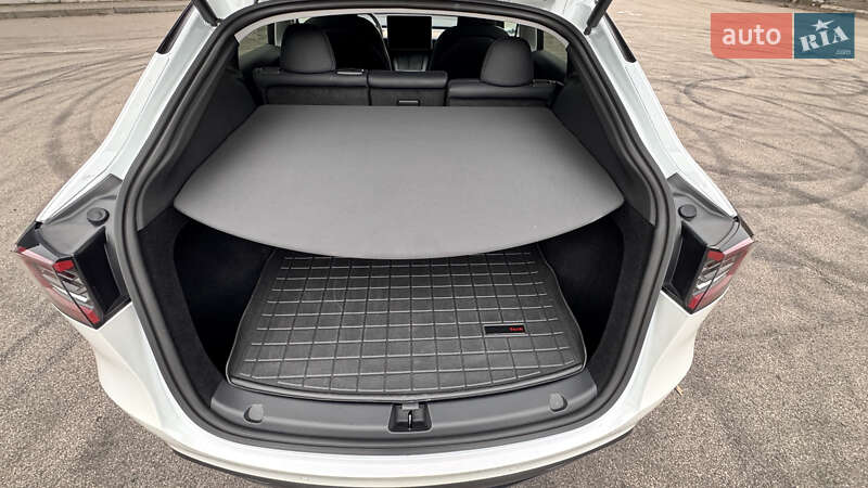 Внедорожник / Кроссовер Tesla Model Y 2022 в Киеве