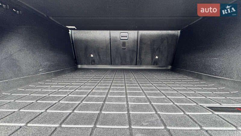 Внедорожник / Кроссовер Tesla Model Y 2022 в Киеве