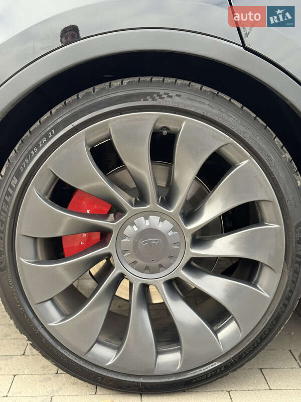 Внедорожник / Кроссовер Tesla Model Y 2023 в Сумах