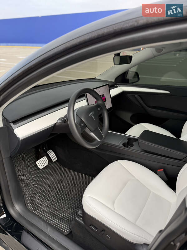 Внедорожник / Кроссовер Tesla Model Y 2023 в Сумах