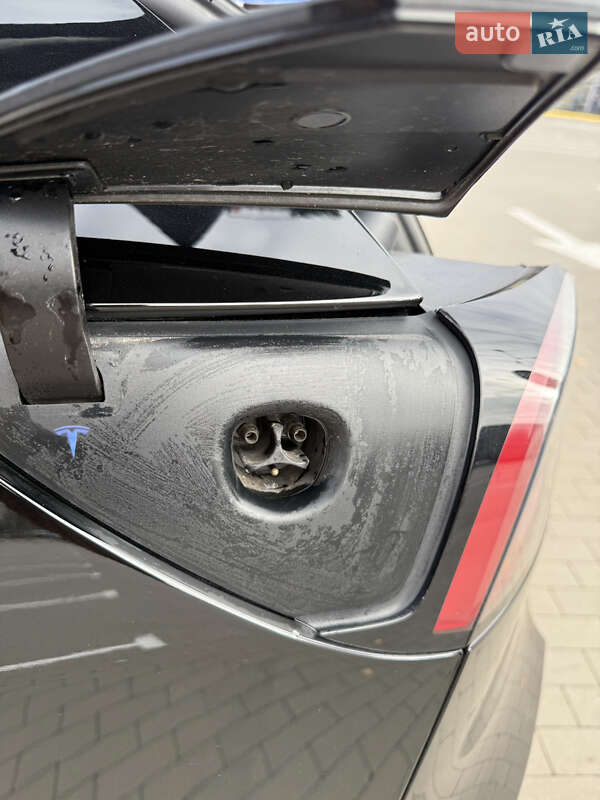 Внедорожник / Кроссовер Tesla Model Y 2023 в Сумах