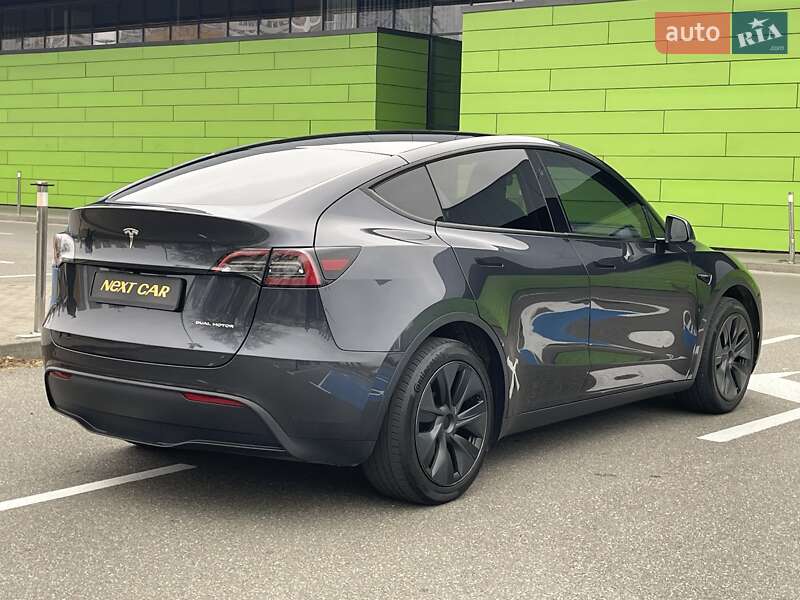 Позашляховик / Кросовер Tesla Model Y 2024 в Києві