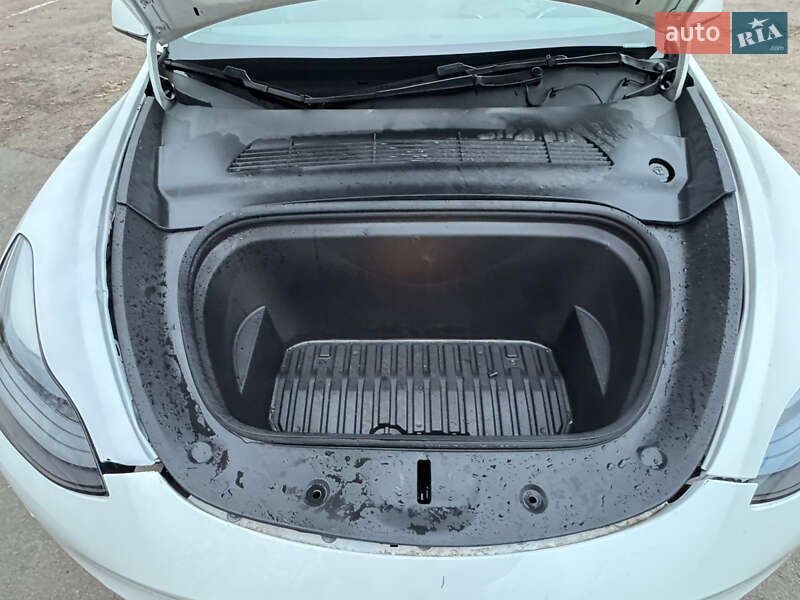 Позашляховик / Кросовер Tesla Model Y 2023 в Рівному