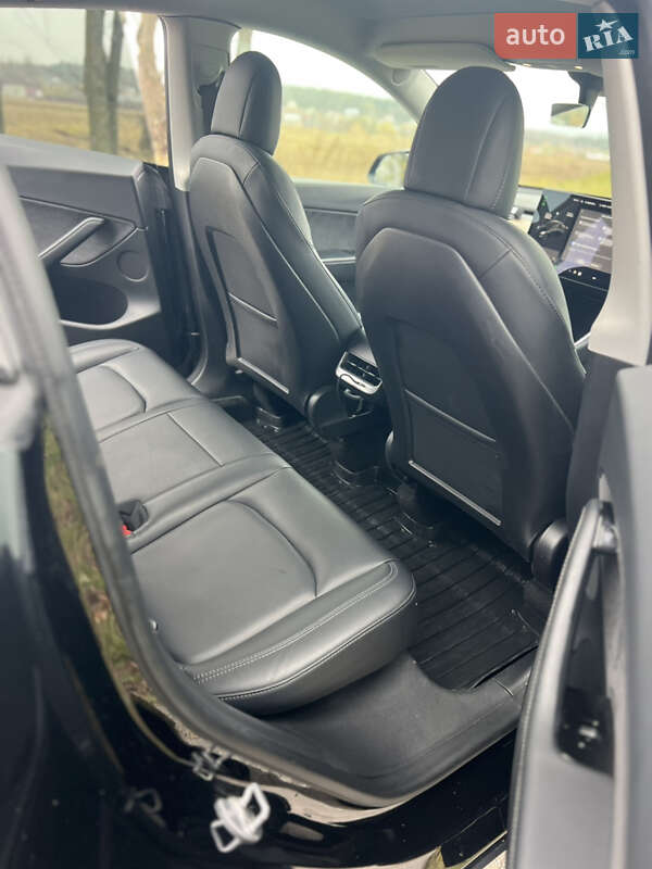 Позашляховик / Кросовер Tesla Model Y 2021 в Києві фото 11 Позашляховик / Кросовер Tesla Model Y 2021 в Києві