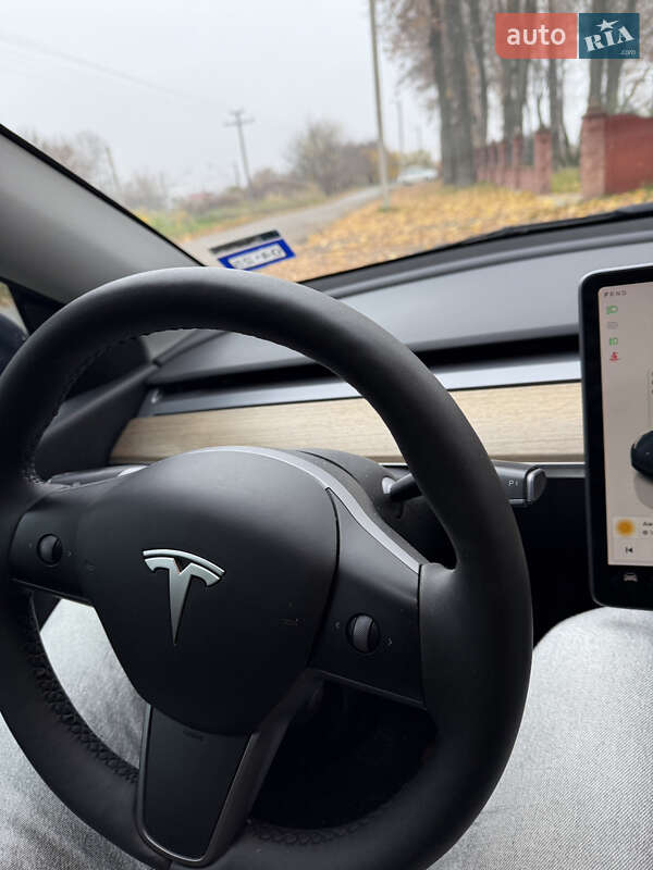 Внедорожник / Кроссовер Tesla Model Y 2022 в Ровно