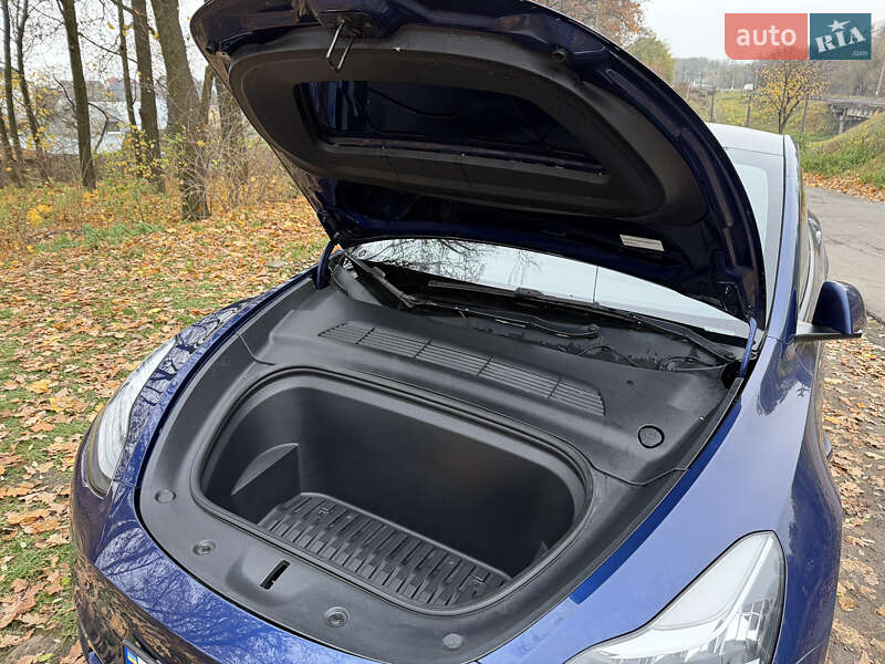 Внедорожник / Кроссовер Tesla Model Y 2022 в Ровно