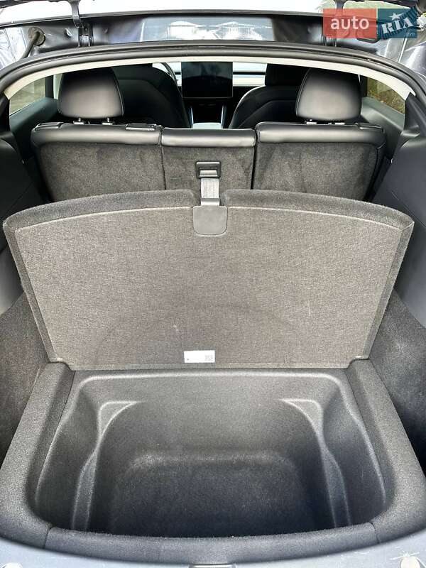 Позашляховик / Кросовер Tesla Model Y 2020 в Рівному