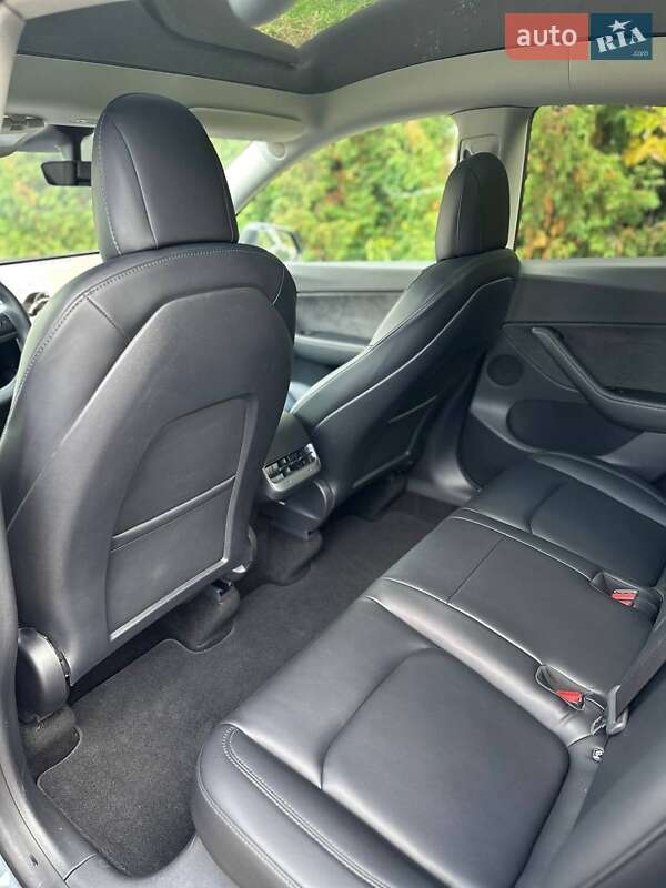 Позашляховик / Кросовер Tesla Model Y 2020 в Рівному