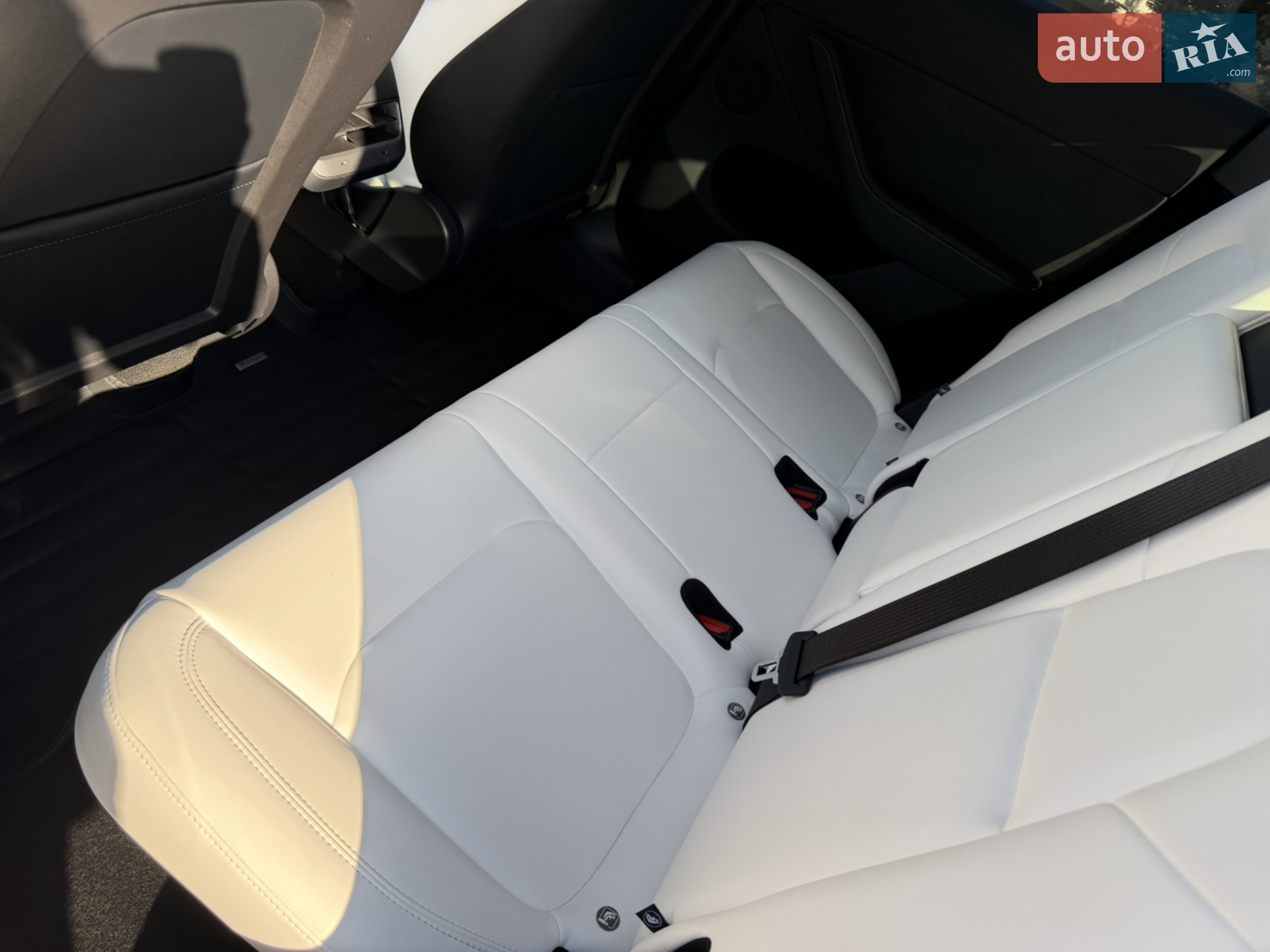 2024 Tesla Model Y - мініатюра 5